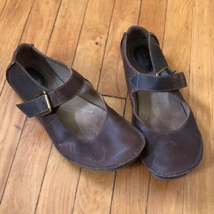 Clark’s Artisan Adorable Mary Jane Shoes